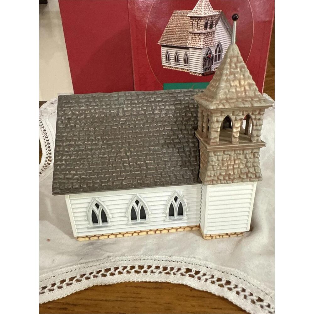 HO Scale Hallmark the country church Sarah Plain and Tall Collection 1994 - Picture 5 of 10